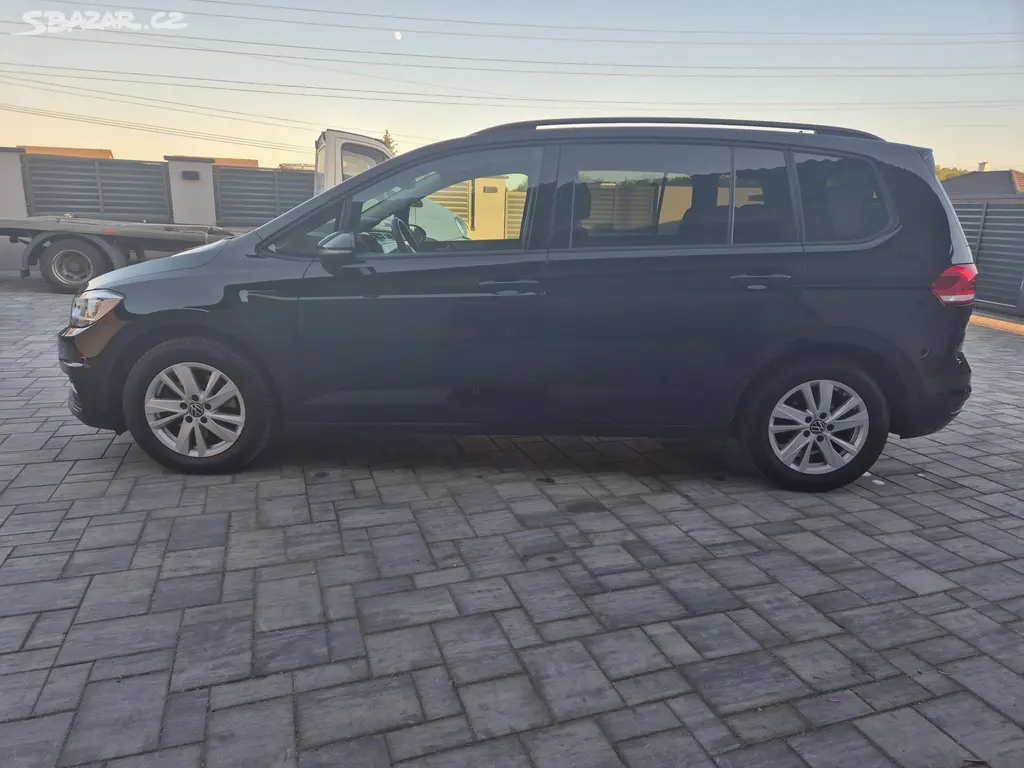 Volkswagen Touran, 2.0 TDi 110kw DSG 2023 ZÁRUKA - fotka 4