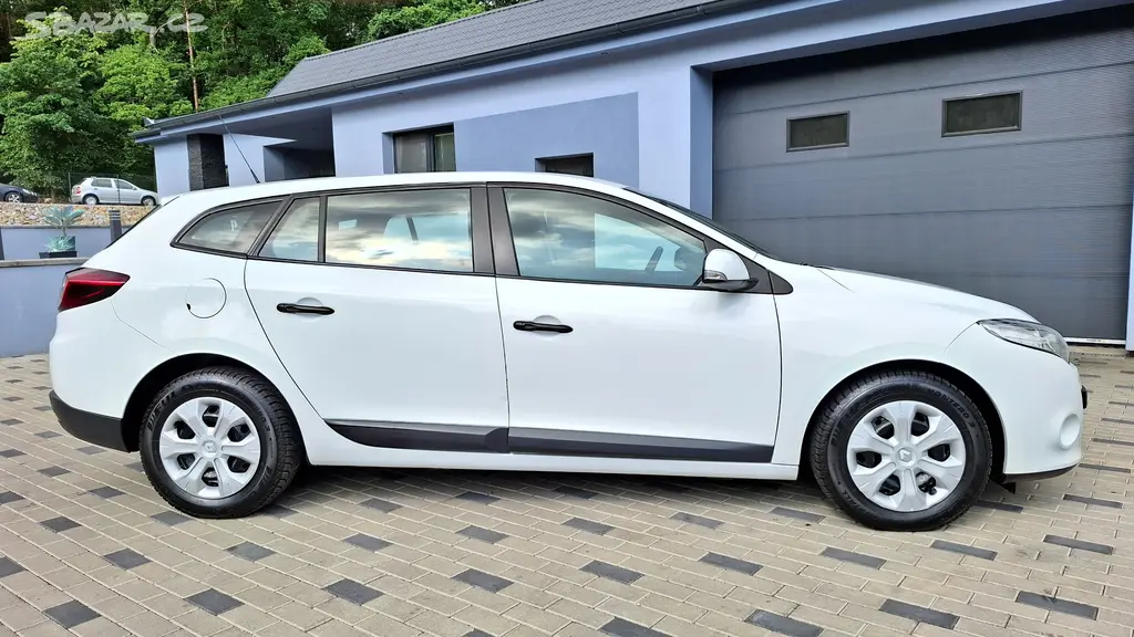Renault Megane III Kombi 1,5 DCI - 66kw PĚKNÝ STAV - fotka 4