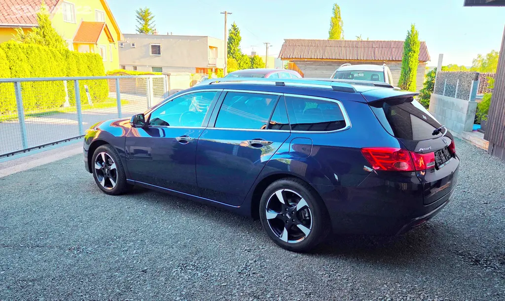 Honda Accord kombi 2,0i-Vtec dobrý stav servis STK - fotka 5