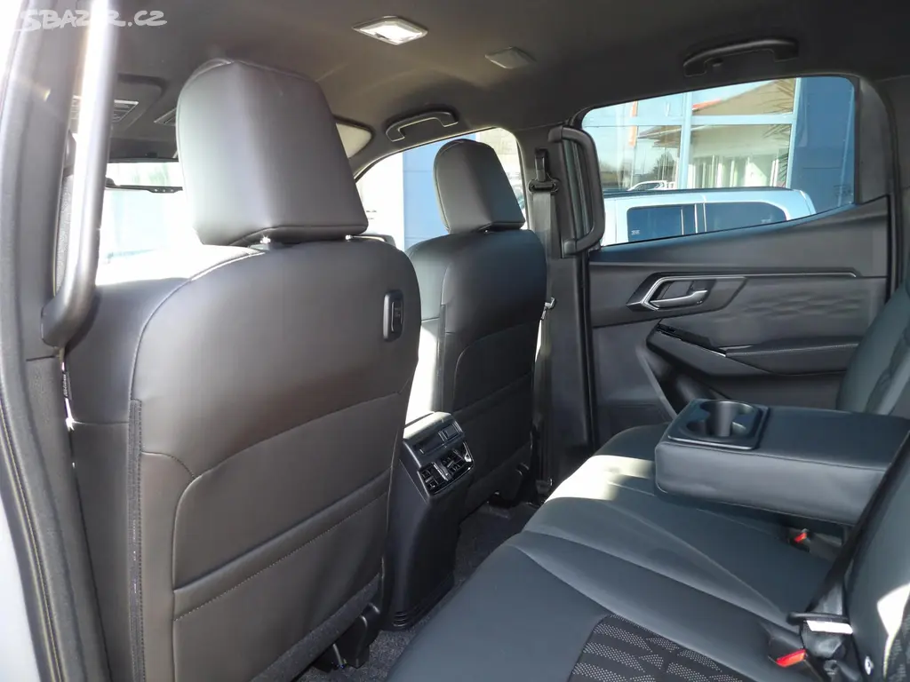 Isuzu D-Max, V-Cross 2.2L 163K 4x4 8st. A/T - fotka 3