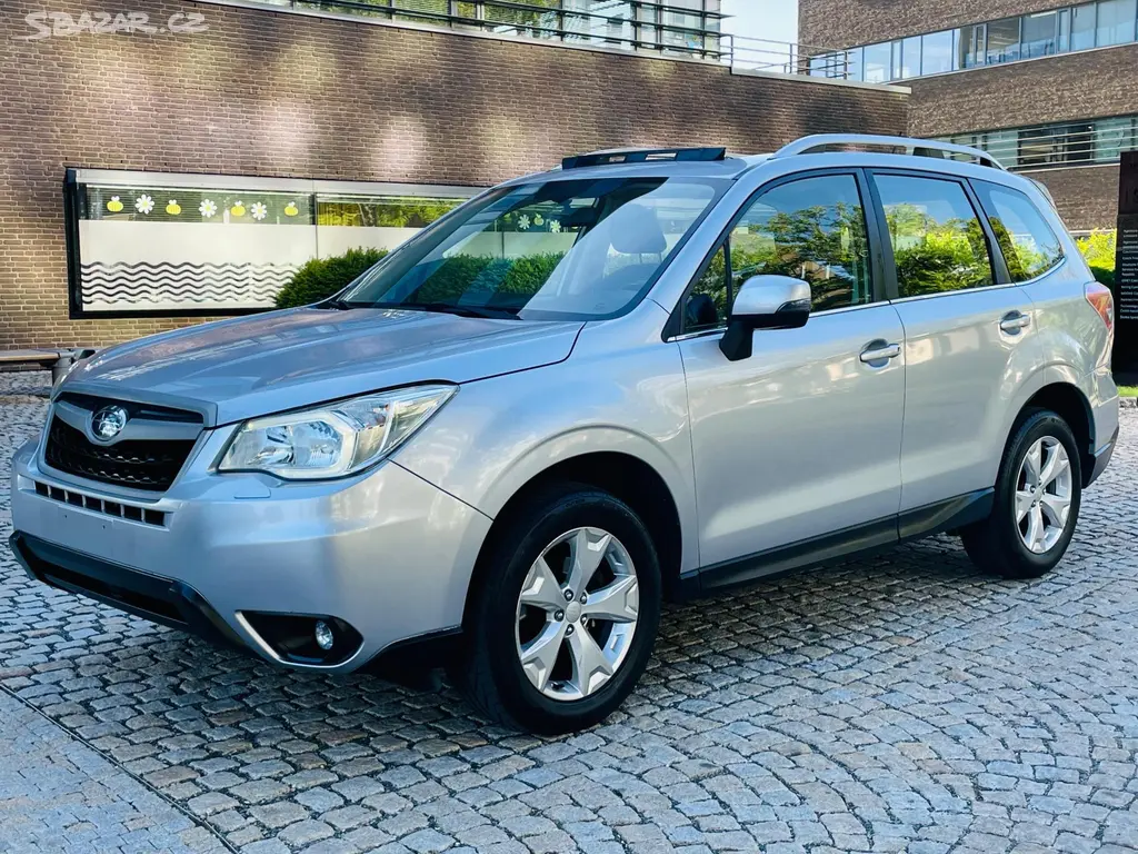 Subaru Forester, 2.0i 4x4 AUT KAM TAŽNÉ SERVISK - fotka 4