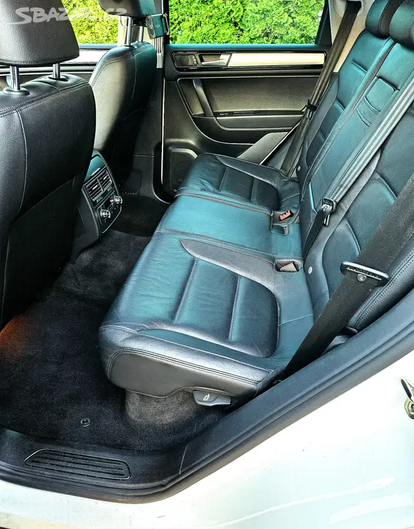 VOLKSWAGEN TOUAREG 3.0TDI, NOVÉ ROZVODY, TOP STAV! - fotka 6