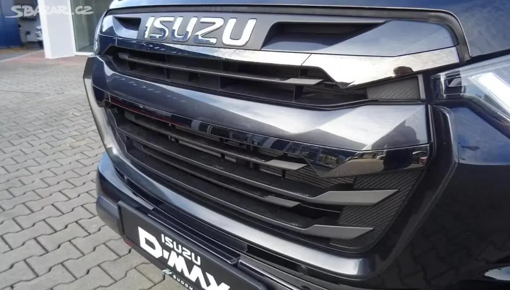 Isuzu D-Max, V-Cross 2.2L 163K 4x4 8st. A/T - fotka 4
