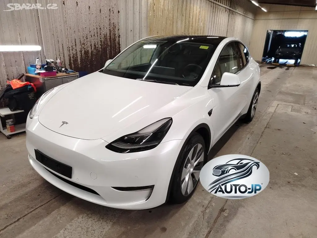 Tesla Model Y, AWD Long Range PŘIPRAVUJEME