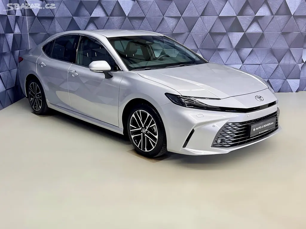 Toyota Camry, 2.5 HYBRID e-CVT PRESTIGE, ACC - fotka 4
