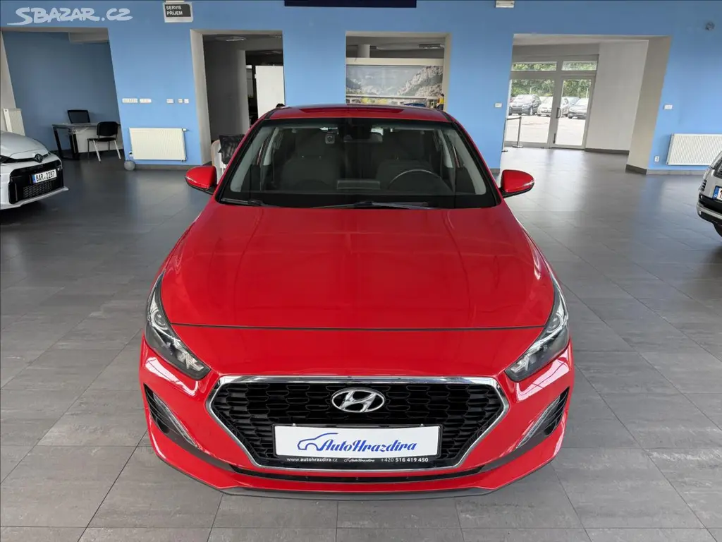 Hyundai i30, 1,4 FASTBACK,1.MAJ,ČP,SERVIS - fotka 2
