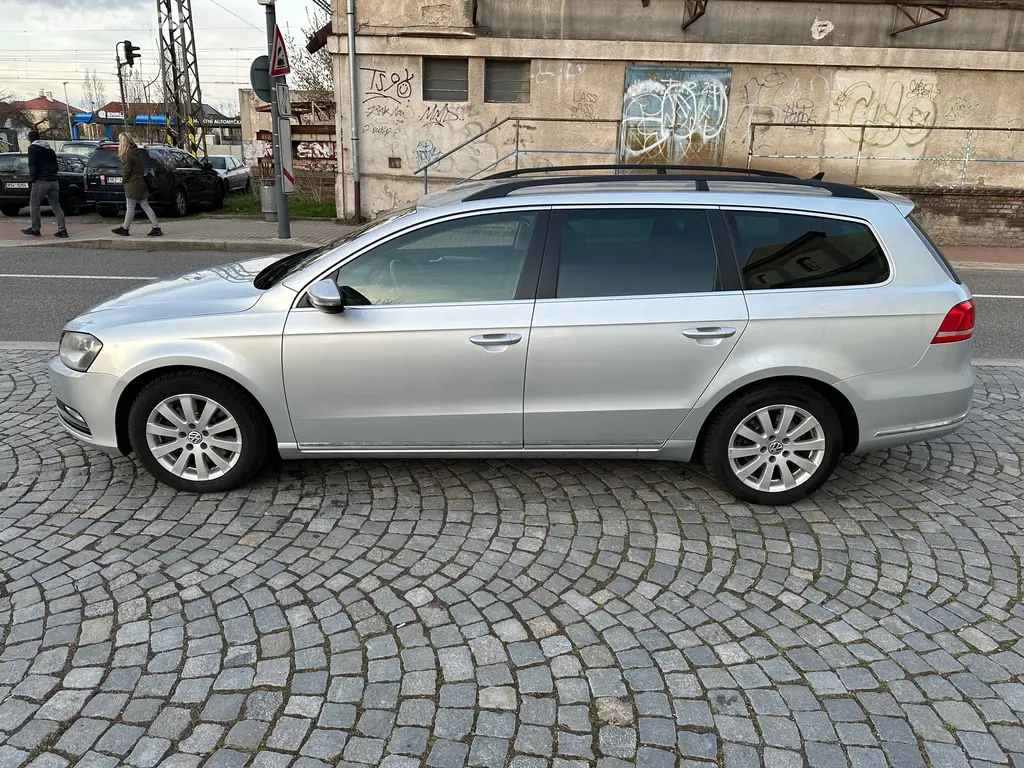 Volkswagen Passat, 2,0 TDI manual - fotka 6