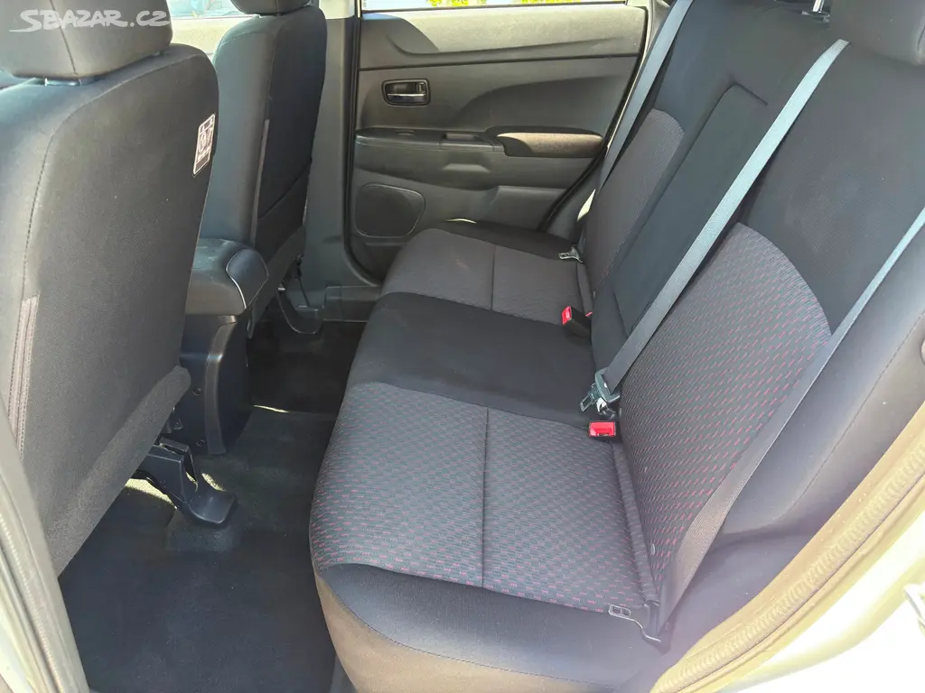 Mitsubishi ASX 1.6 Diamond edition, kamera, BT - fotka 6