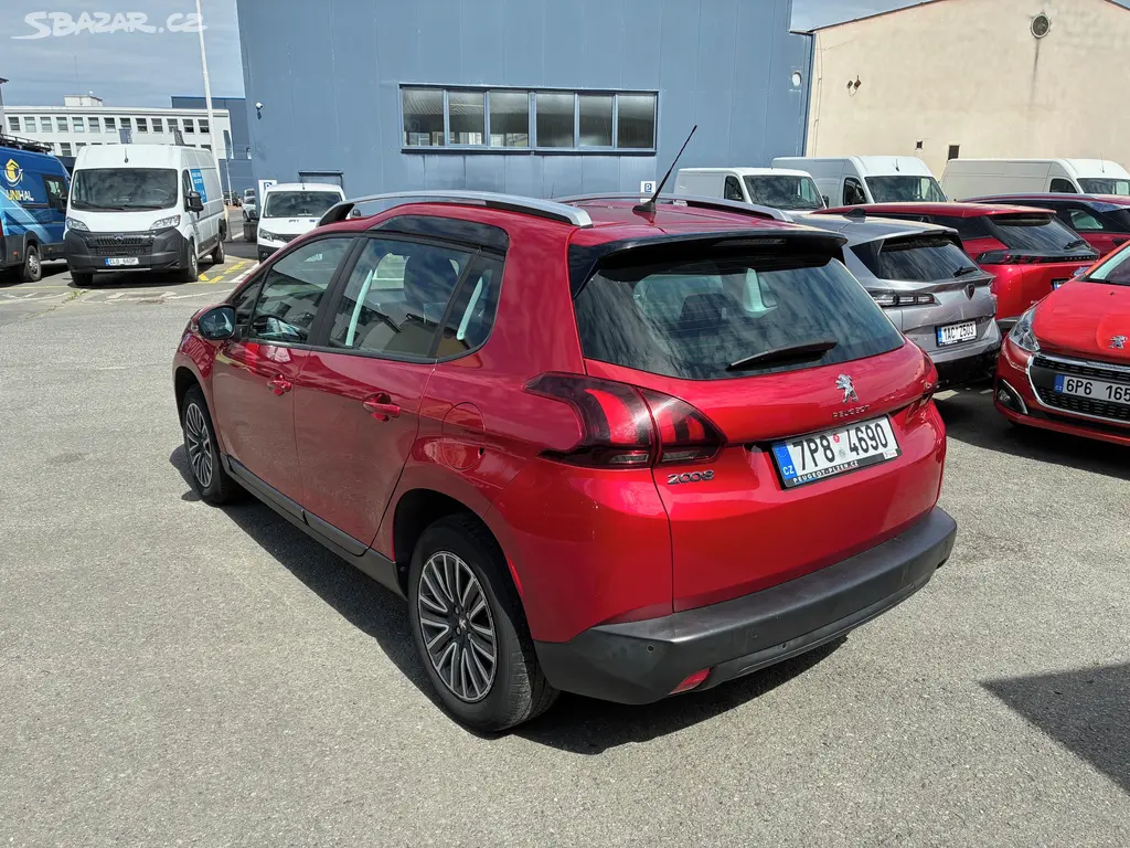 Peugeot 2008, 1,2 PureTech Active Pack 82k - fotka 3