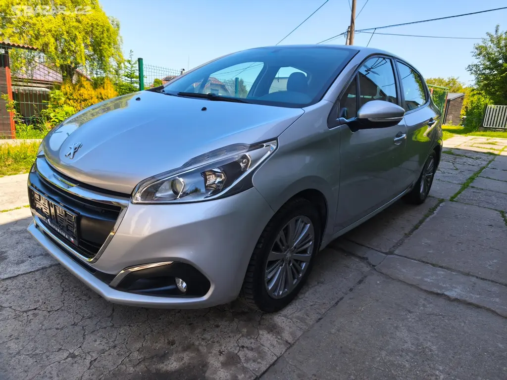 Peugeot 208 - fotka 2