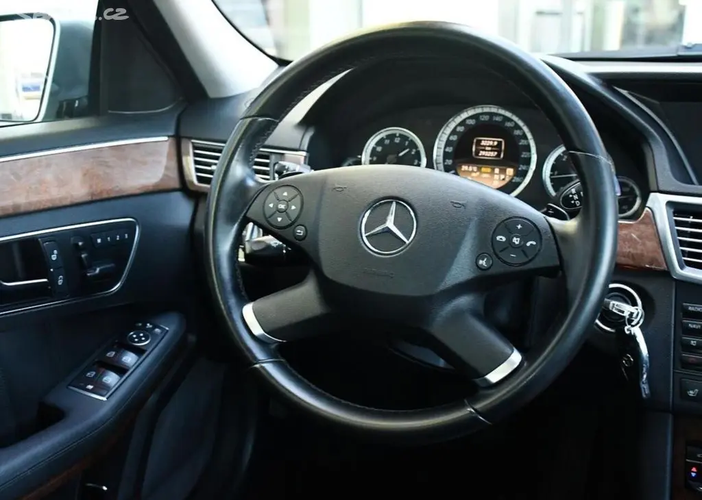 Mercedes-Benz Třídy E 250 CDI 4MATIC 150 kw - fotka 6