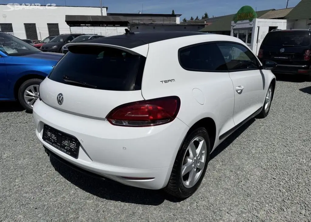 Volkswagen Scirocco 2.0 TDI DSG SPORT 125KW nafta - fotka 6