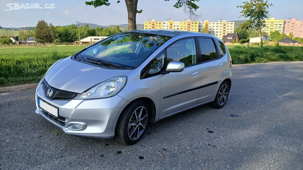 Honda Jazz 1.4 i-VTEC ve výbavě Comfort Plus - fotka 2