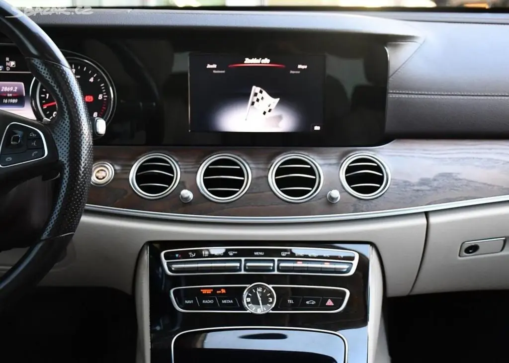 Mercedes-Benz Třídy E 350d 190 kw - fotka 6