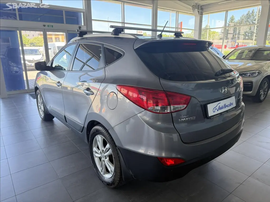 Hyundai ix35, 2,0 CRDi,SERVISKA,1.MAJ,ČR,4 - fotka 4