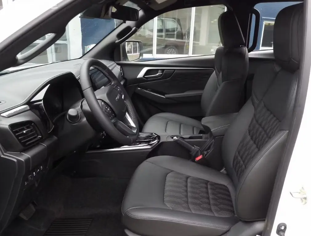 Isuzu D-Max, LSE 2.2L 163K 4x4 8st. A/T - fotka 3