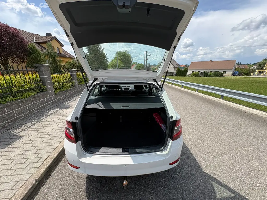 ŠKODA FABIA KOMBI 1.0 TSI - fotka 6