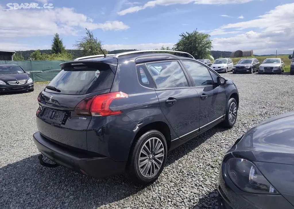 Peugeot 2008 1.2i Klima, Tempomat benzín manuální - fotka 6