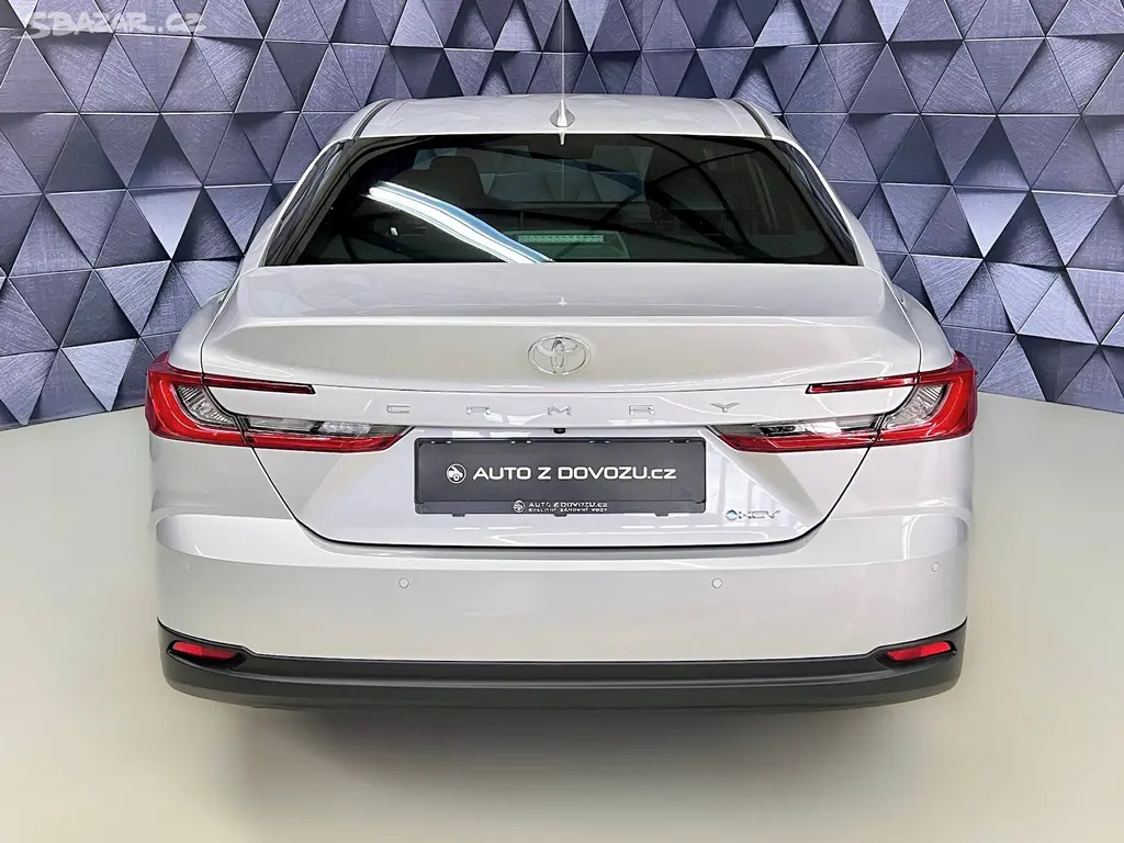 Toyota Camry, 2.5 HYBRID e-CVT PRESTIGE, ACC - fotka 6