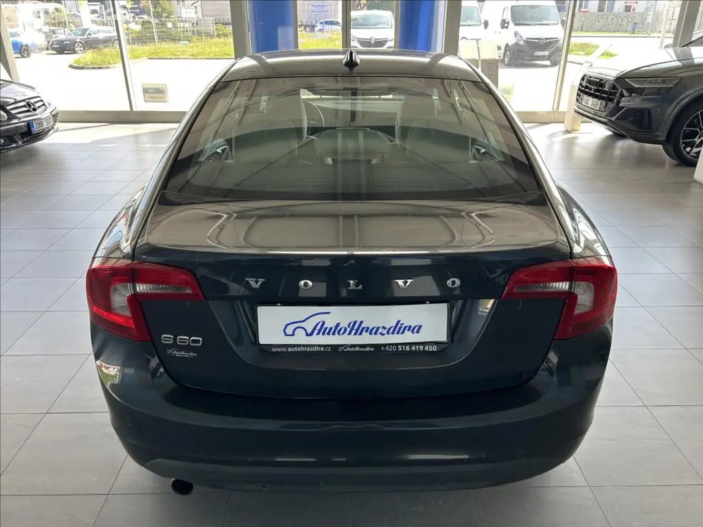 Volvo S60, 1,6 D2,84kW - fotka 5