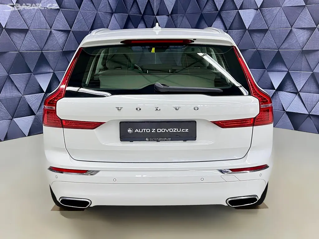 Volvo XC60, T6 AWD RECHARGE, ACC, PANORAMA - fotka 6