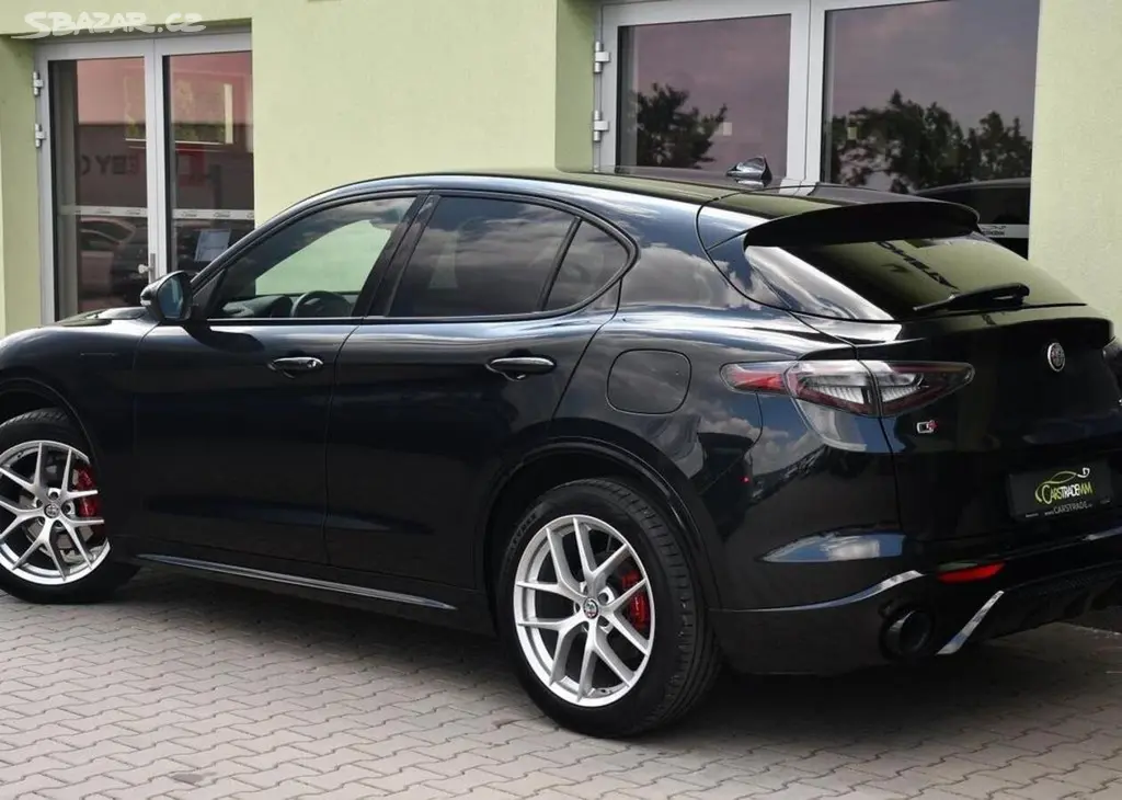 Alfa Romeo Stelvio 2.2 JTDm Competizione Q4 154 kw - fotka 3