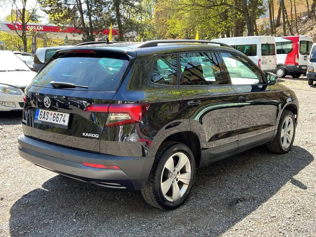 Škoda Karoq 1.0 TSI 85kW LED klima ČR 136tkm 1.maj - fotka 6
