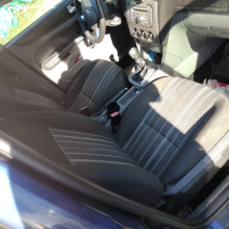Ford Focus kombi 1.6 tdci 80kw rv 2009 face - fotka 4