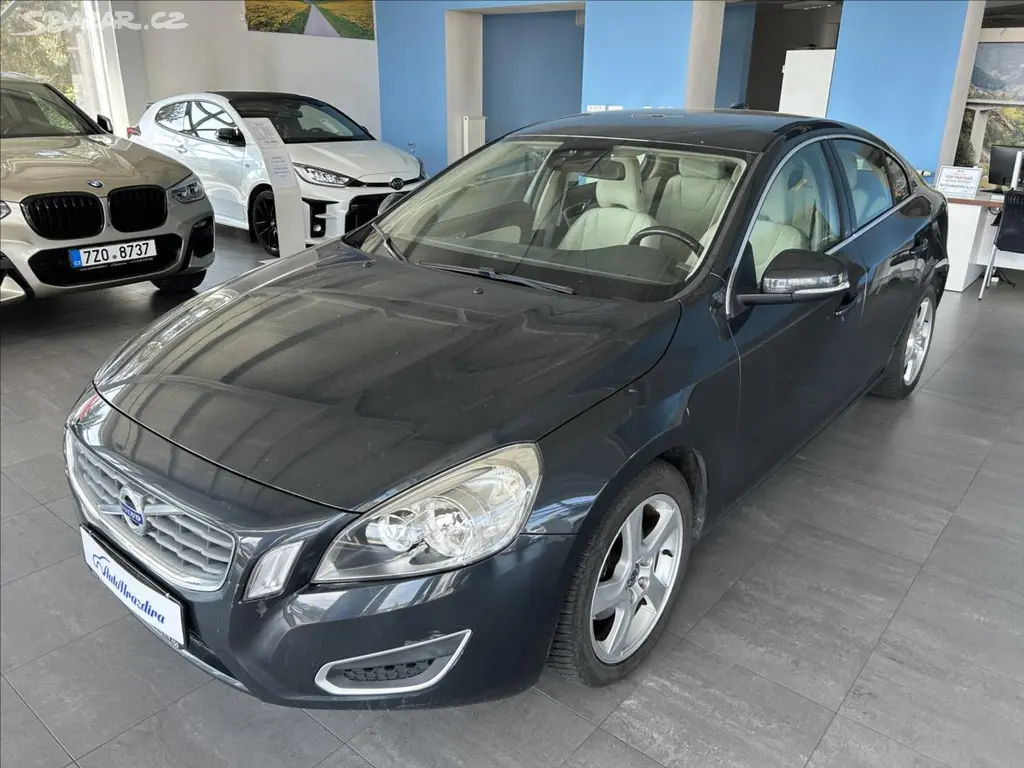 Volvo S60, 1,6 D2,84kW - fotka 3