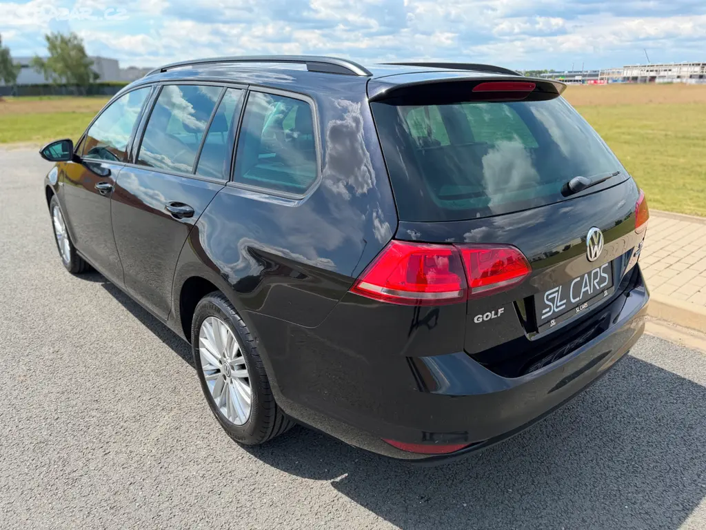 VOLKSWAGEN GOLF 1.2 TSI //2015 CUP 150TKM SERVISKA - fotka 3
