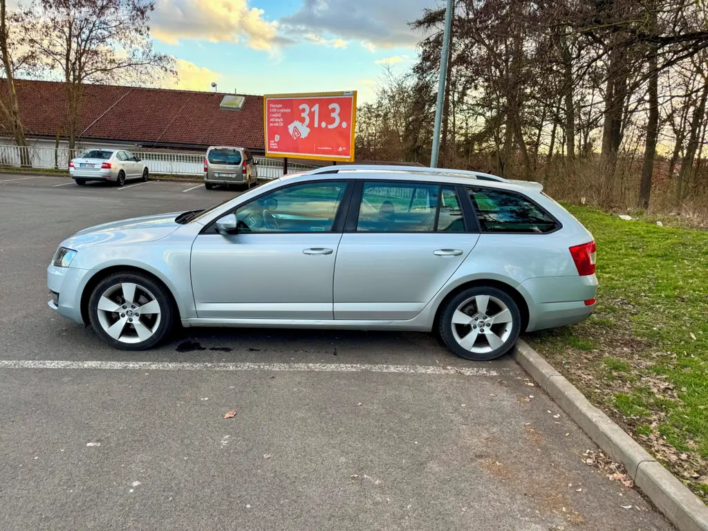 Škoda Octavia III 2.0 TDi STYLE DSG - fotka 3