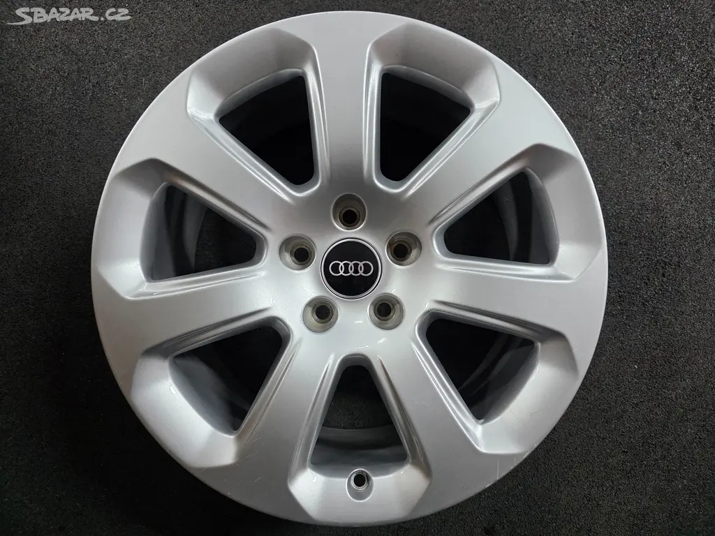 Audi A8 Alu kolo 17 4H0071497 1 Ks