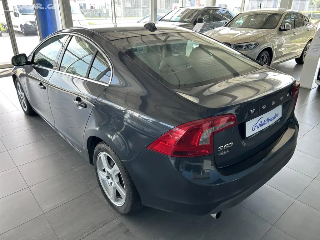Volvo S60, 1,6 D2,84kW - fotka 4