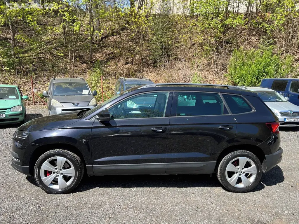 Škoda Karoq 1.0 TSI 85kW LED klima ČR 136tkm 1.maj - fotka 3
