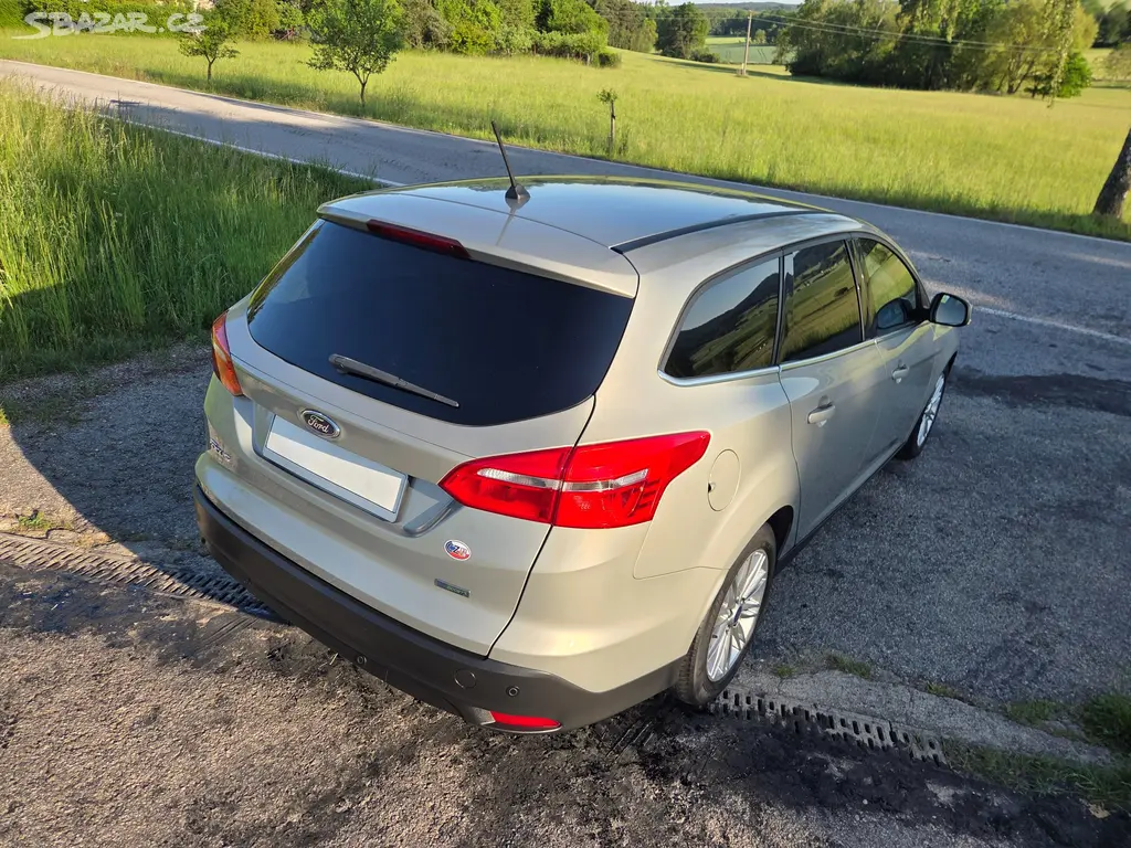 Ford Focus KOMBI - BENZÍN - KUP ČR - 96tis/KM - fotka 6