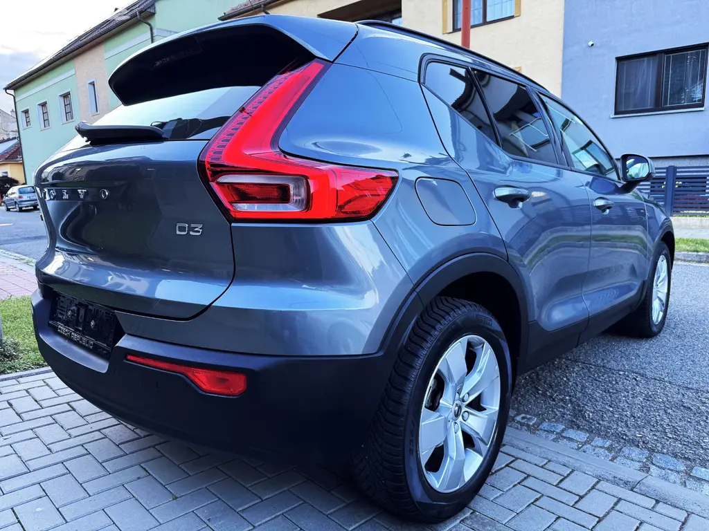 VOLVO XC40 2.0D3 AUTOMAT,LED,POLOKŮŽE,TEMPOMAT,DPH - fotka 5