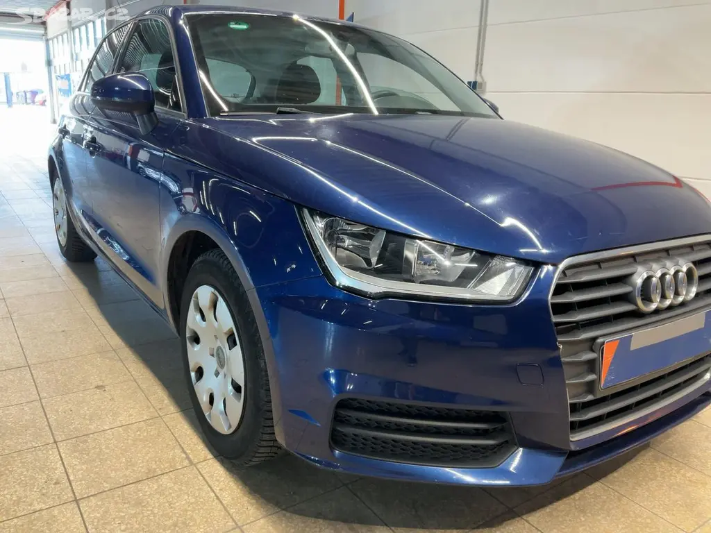 Audi A1 Sportback 1.0 TFSI + 4 X ALU KOLA NAVÍC