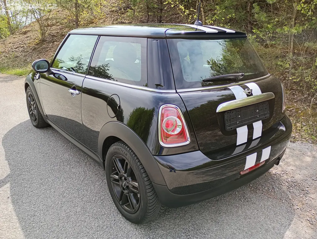 Mini One 1.6i /72 kW/, Black Edition, Euro 6. - fotka 6