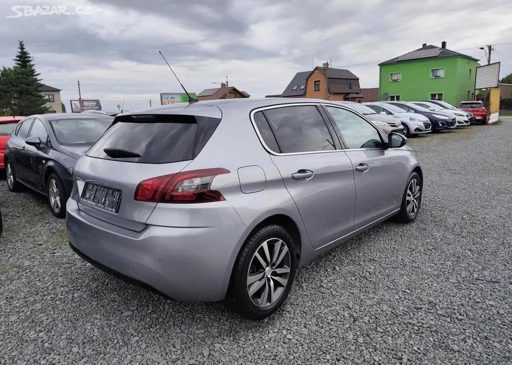 Peugeot 308 1.2 PT 96 Kw, AT, Navi benzín - fotka 6