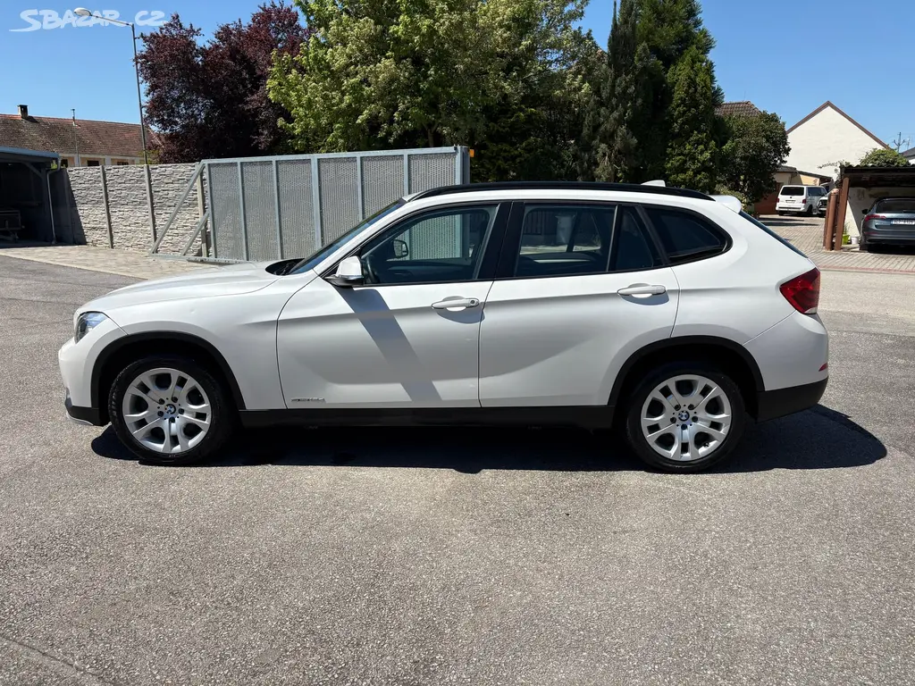 BMW X1, sDrive18d/AUT/ČR-2.maj./servis - fotka 4