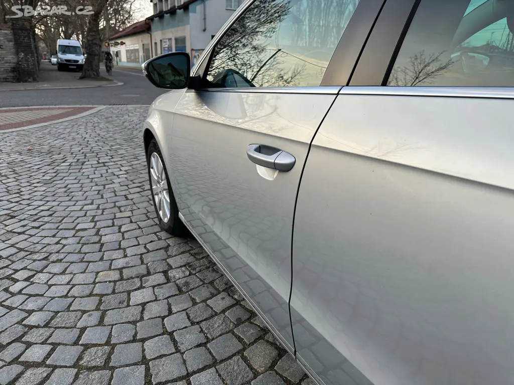 Volkswagen Passat, 2,0 TDI manual - fotka 5