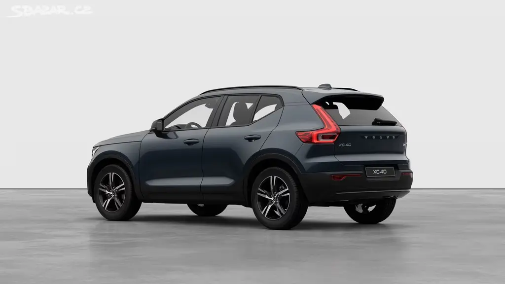 Volvo XC40, B3 2.0L 163 HP AT7 FWD CORE - fotka 6