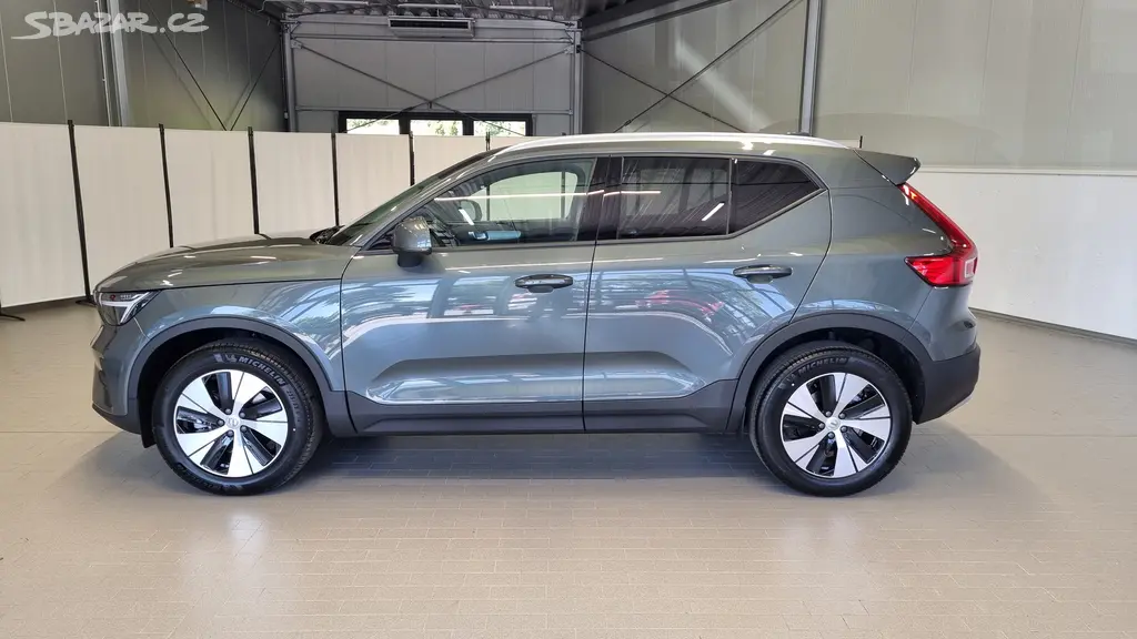 Volvo XC40, B3 2.0L 163 HP AT7 FWD CORE - fotka 2