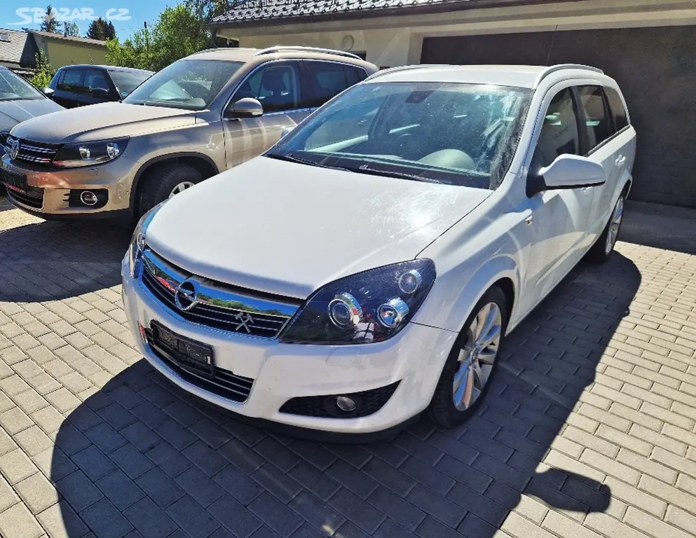 Opel Astra, 1.6 (85 kW), 101 tis. km - fotka 2