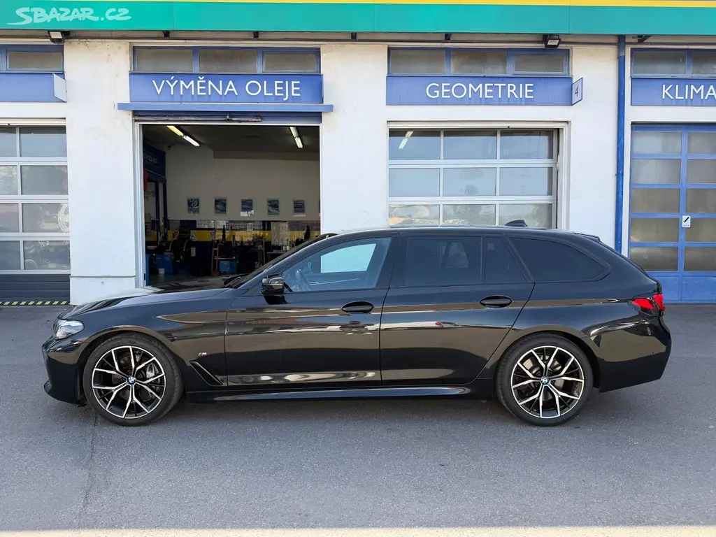 BMW Řada 5, 540d xDrive Touring - fotka 3