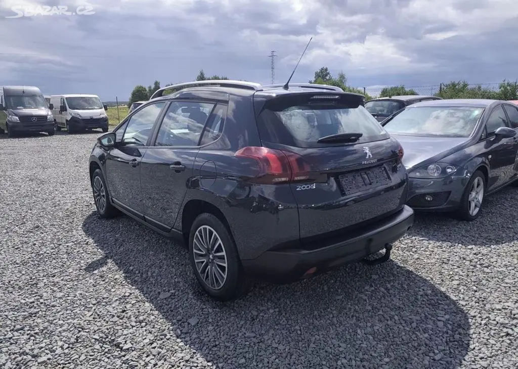 Peugeot 2008 1.2i Klima, Tempomat benzín manuální - fotka 4