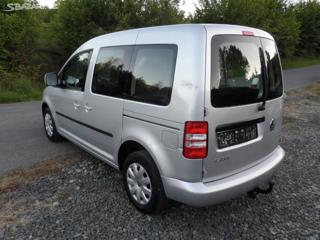 VW CEDDY 1.6 TDI 75 KW 1.Majitel,R.V.04/2012 - fotka 6