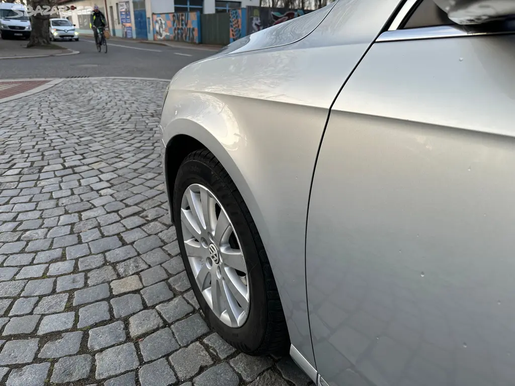 Volkswagen Passat, 2,0 TDI manual - fotka 4