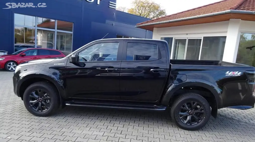 Isuzu D-Max, V-Cross 2.2L 163K 4x4 8st. A/T - fotka 6