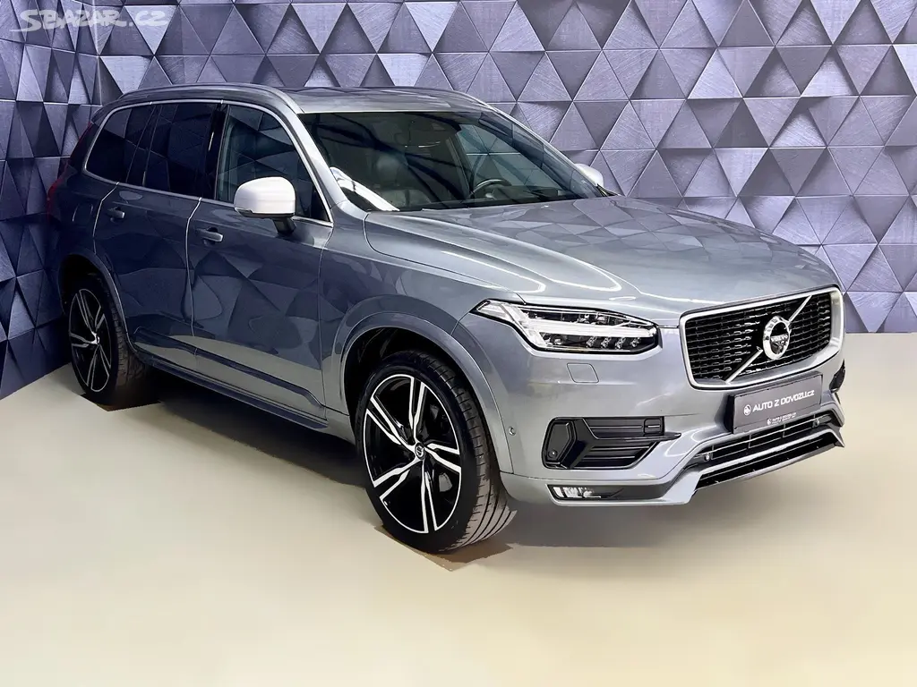 Volvo XC90, B5 AWD EXCELLENCE R-DESIGN - fotka 4